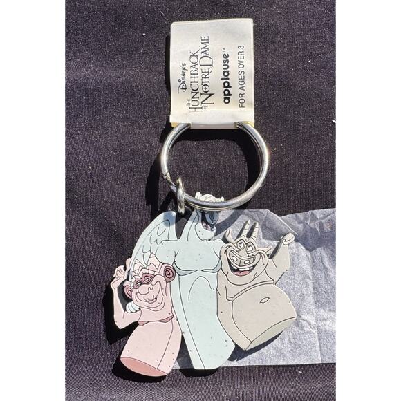 New Disney Keychain The Hunchback Of Notre Dame Gargoyles Vintage Key Chain Mint - Picture 5 of 10